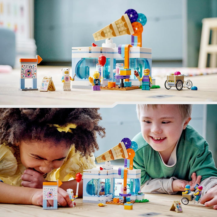 LEGO 60363 City Eisdiele, Spielzeug-Laden für Kinder ab 6 Jahren, Set mit 3 Minifiguren mit lustigem