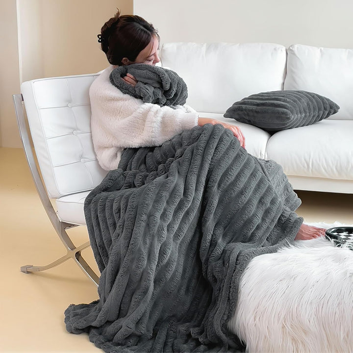 Kuscheldecke - Warme Flausige Bettüberwurf Decke und Sofadecke - Streifen Design Mama, Frauen und Fr