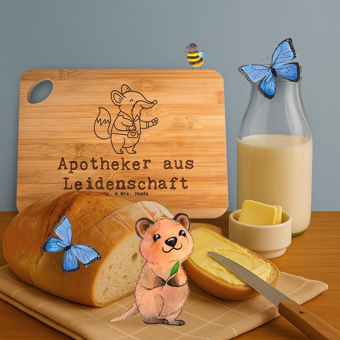 Mr. & Mrs. Panda Frühstücksbrett Apotheker Leidenschaft - Geschenk, Lustig, Spruch, Holzbrett, Staat