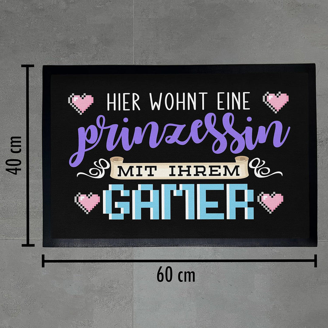 Trendation - Zocker Fussmatte Geschenk Hier Wohnt Eine Prinzessin Mit Ihrem Gamer Lustig 60x40 cm