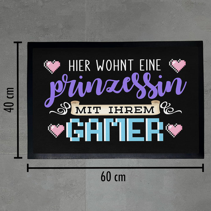 Trendation - Zocker Fussmatte Geschenk Hier Wohnt Eine Prinzessin Mit Ihrem Gamer Lustig 60x40 cm