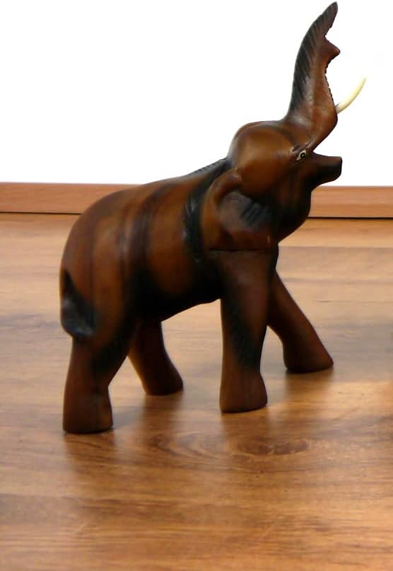 livasia Holzelefant (Rüssel Oben) Tierskulptur aus Massivholz, Holzfigur (Kleiner Elefant), kleiner