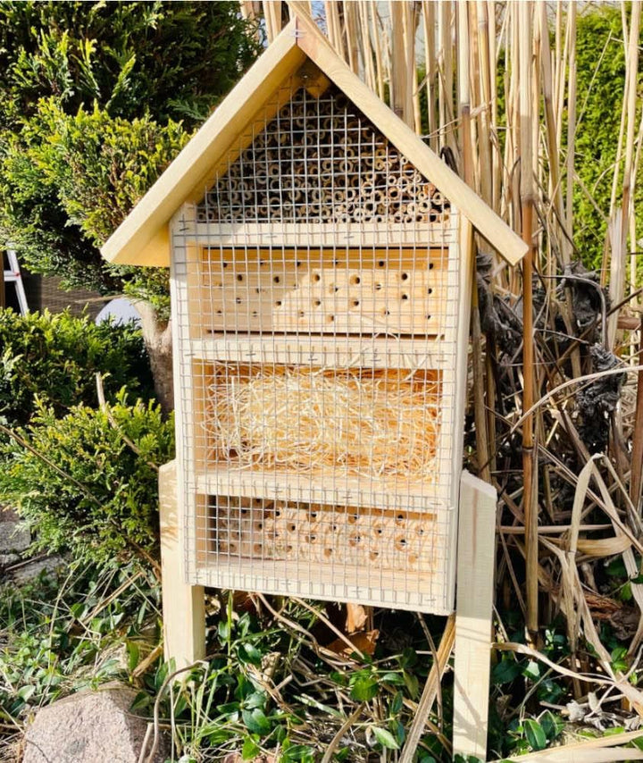 DARLUX massives handgefertigtes L Insektenhotel aus Holz I Haus 51 x 28 x 16 cm (HxBxT) I mit Stände