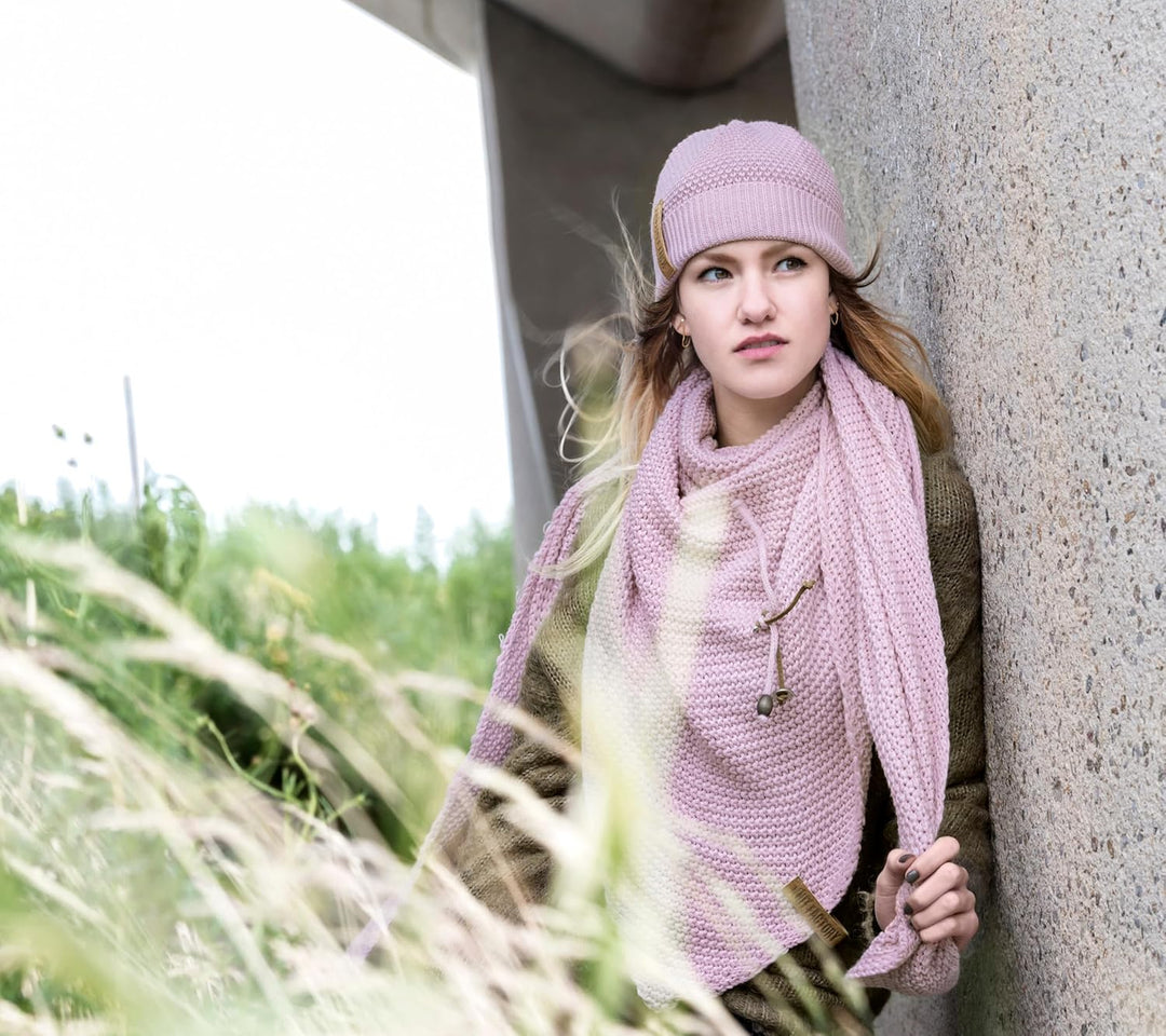 KNIT FACTORY - Dreiecksschal Coco - Damen Strickschal mit Wolle - Umschlagtuch für den Herbst und Wi