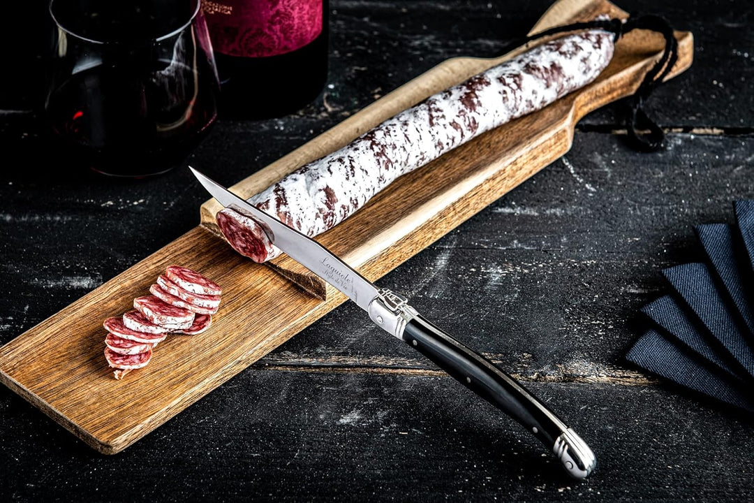 Laguiole Style de Vie Wurstbrett mit Messer, Akazienholz
