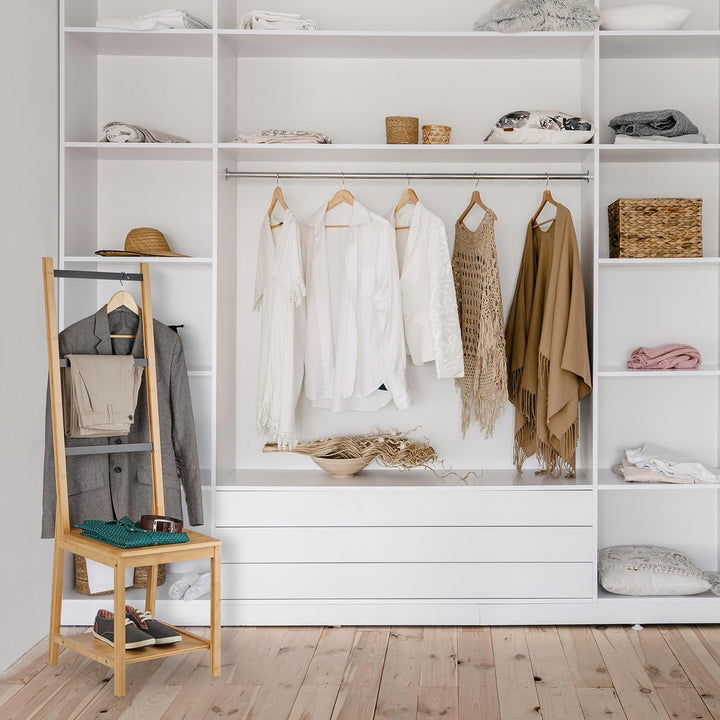 Relaxdays Herrendiener mit Ablage, Bambus, HBT: 133x40x42 cm, Kleiderstuhl Schlafzimmer, Handtuchstä