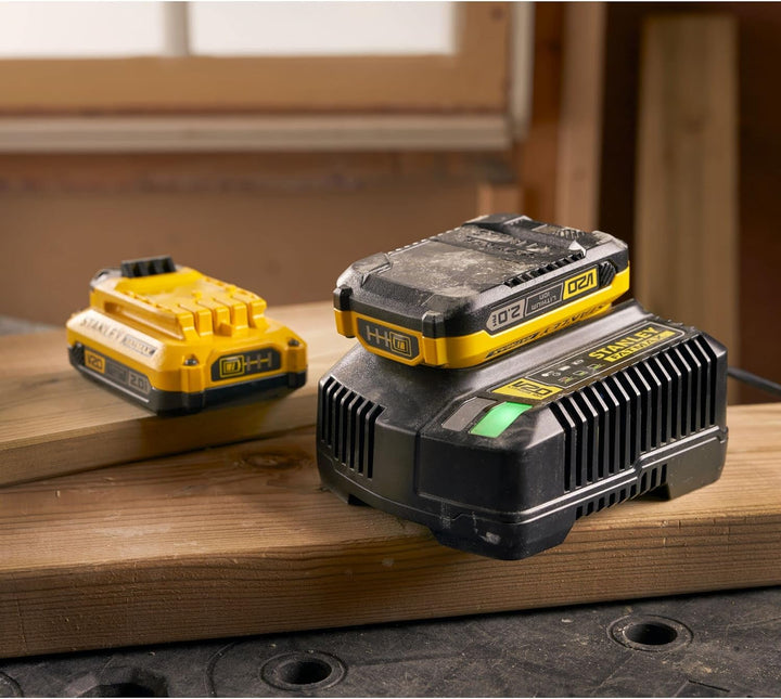 Stanley FatMax Akku Starter-Kit SFMCB12D2 (18 Volt, 2.0 Ah, zum Einstieg in das V20-Akkusystem von S
