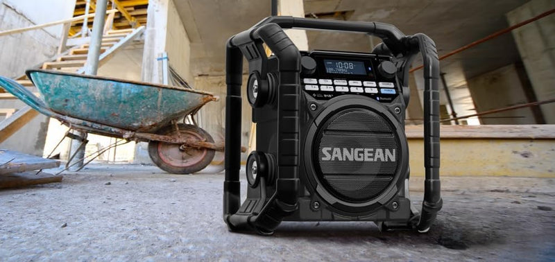 Sangean U4 DBT+ tragbares DAB+ Baustellenradio (UKW-Tuner, Bluetooth, NFC, AUX-In, Strahlwasser und