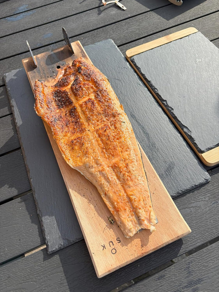 SOUK ONE Flammlachsbrett aus Buche Holz/Edelstahl – Rostfrei, Verstellbare Halterung, Perfekt für Fe