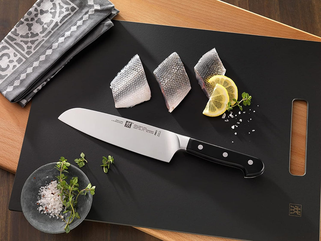 ZWILLING Pro Santokumesser, 18 cm, Rostfreier Spezialstahl, Razor-Edge-Veredlung, 3-Nieten-Kunststof