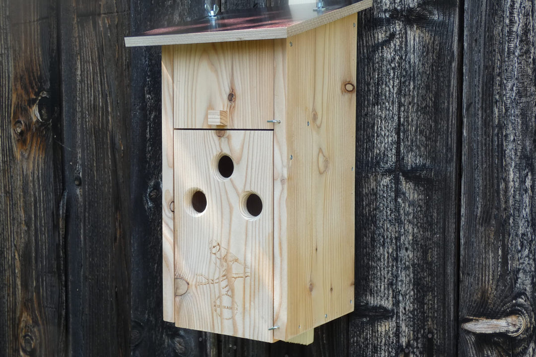 Premium Natur Lärchenholz Nistkasten unbehandelt nach Nabu, massives Vogelhaus Nisthilfe wetterfest
