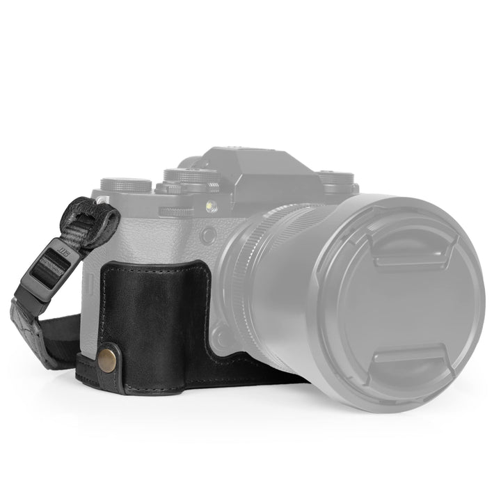 MegaGear Ever Ready Echtleder Halbkameratasche kompatibel mit Fujifilm X-T5 (Schwarz), Schwarz