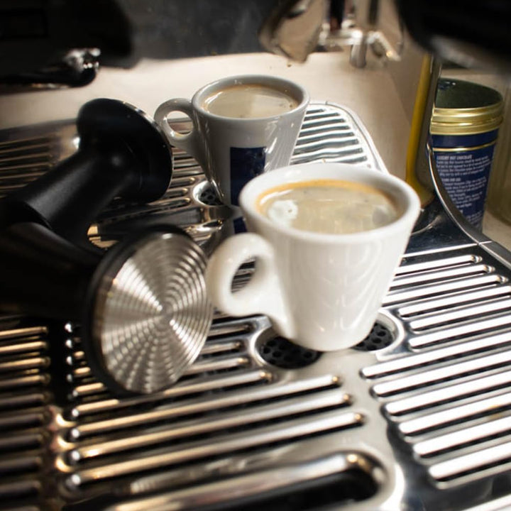 TRIXES Gefederter Kaffeestampfer mit Matte – verstellbarer Espresso-Tamper – Mattschwarz – Kaffeebrü