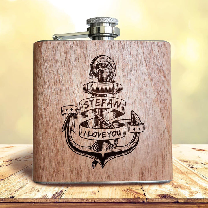 Pixelstudio Anker Holz Flachmann mit persönlicher Namens Gravur und Widmung! Geschenk Idee Segler Mä
