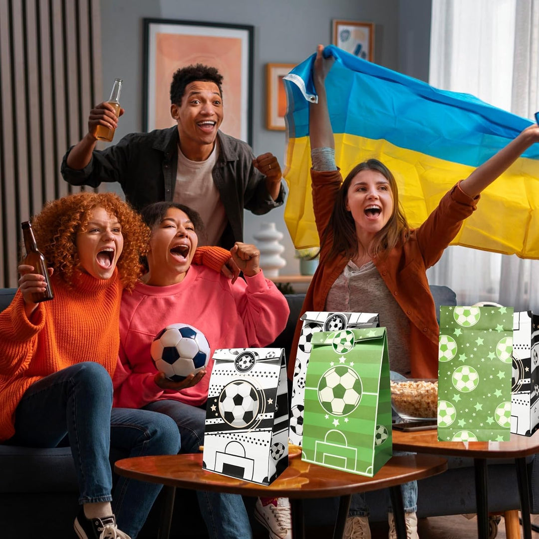 JOYSKY 24 Stück Fussball-Papiertüten mit 27 Aufklebern 4 Muster für Kinder-Weihnachten Halloween Geb