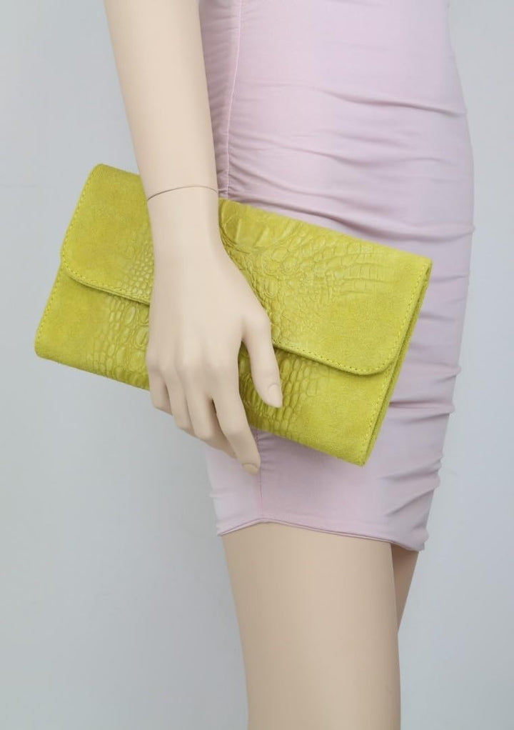 Girly Handbags Schlichte Clutch aus italienischem Wildleder mit Krokodilmuster Beige, Beige