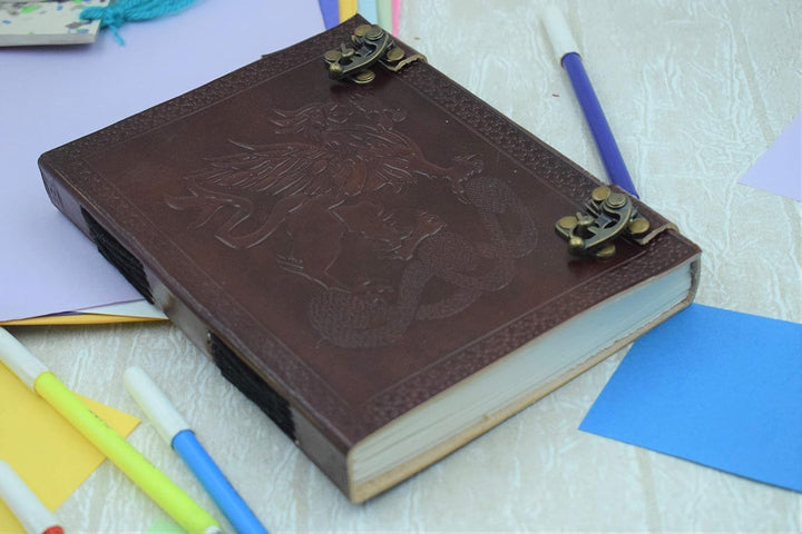 OVERDOSE Handgemachtes Leder Tagebuch Celtic Griffin Journal Dragon Diary mit Dual C-Lock Reisetageb