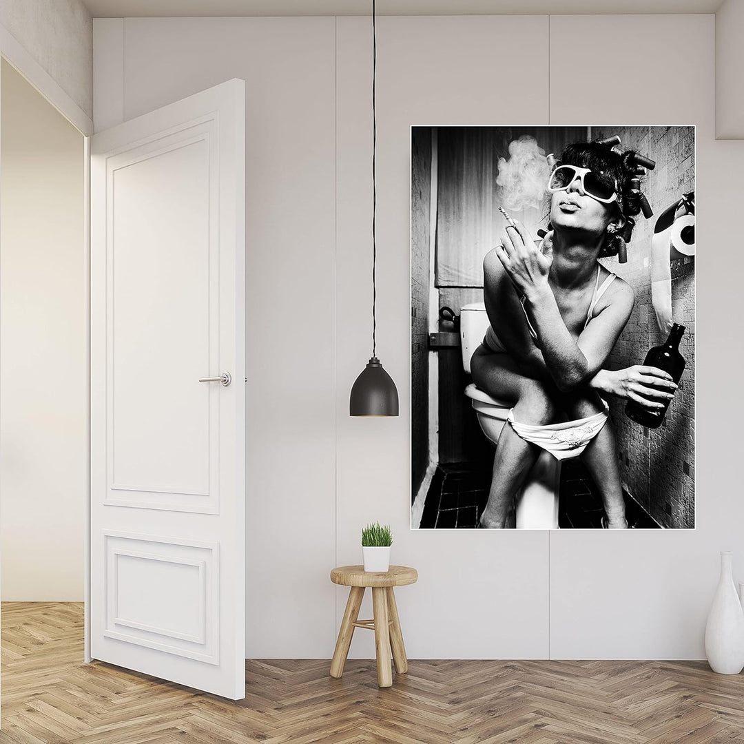 wandmotiv24 Poster als Wanddeko, Grösse Din A0, Frau im Bad, Sonnenbrille, Fotografie, Schwarz Weiss