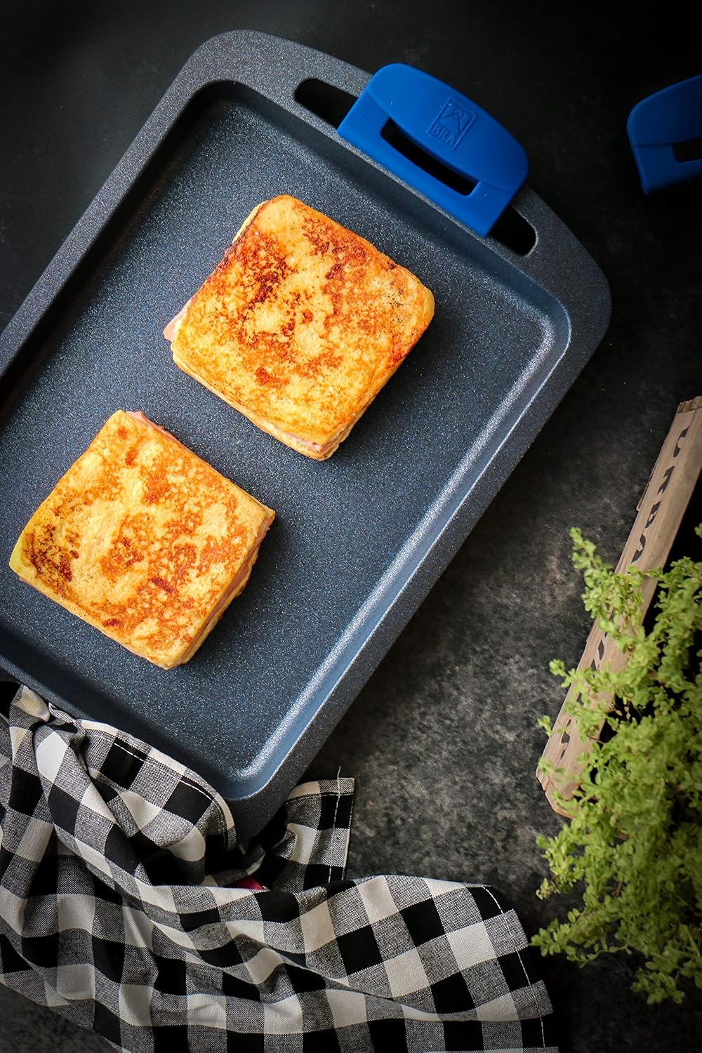 BRA Advanced | Glatte Grillplatte 40 cm, Aluminiumguss mit Antihaftbeschichtung, verstärkt für hervo