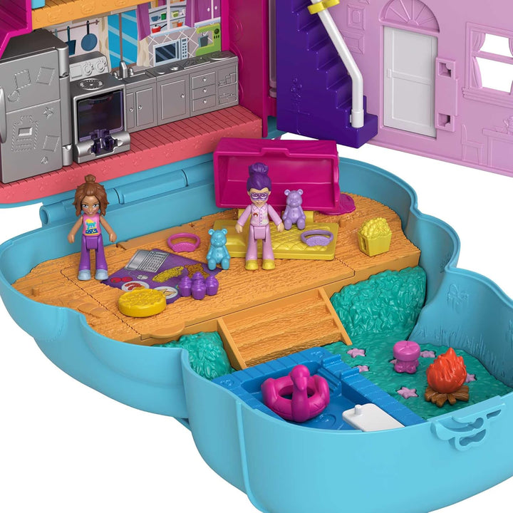 Polly Pocket HGC39 - Teddy Bär Handtaschen-Spielset, Ãœbernachtungsthema Mit 2 Micro Puppen Und 16 A