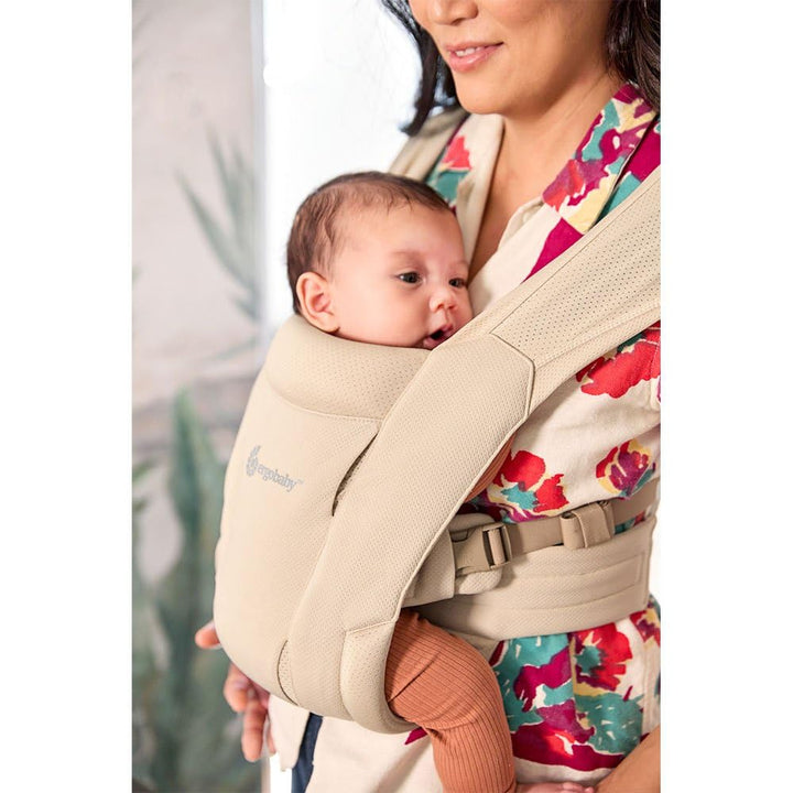 Ergobaby Embrace Soft Air Mesh Babytrage für Neugeborene ab Geburt, 2-Positionen Bauchtrage Baby Tra