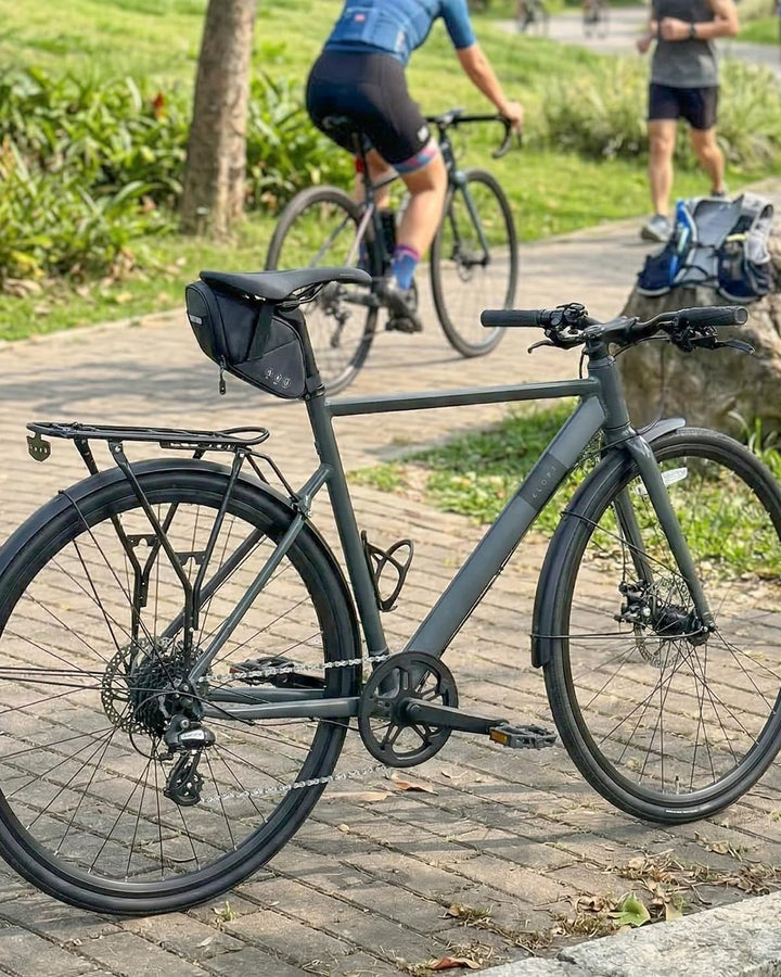 Fahrrad Satteltasche 1L, Wasserabweisende Fahrradtasche mit 3 Netztaschen, Unter dem Sitz Tasche für