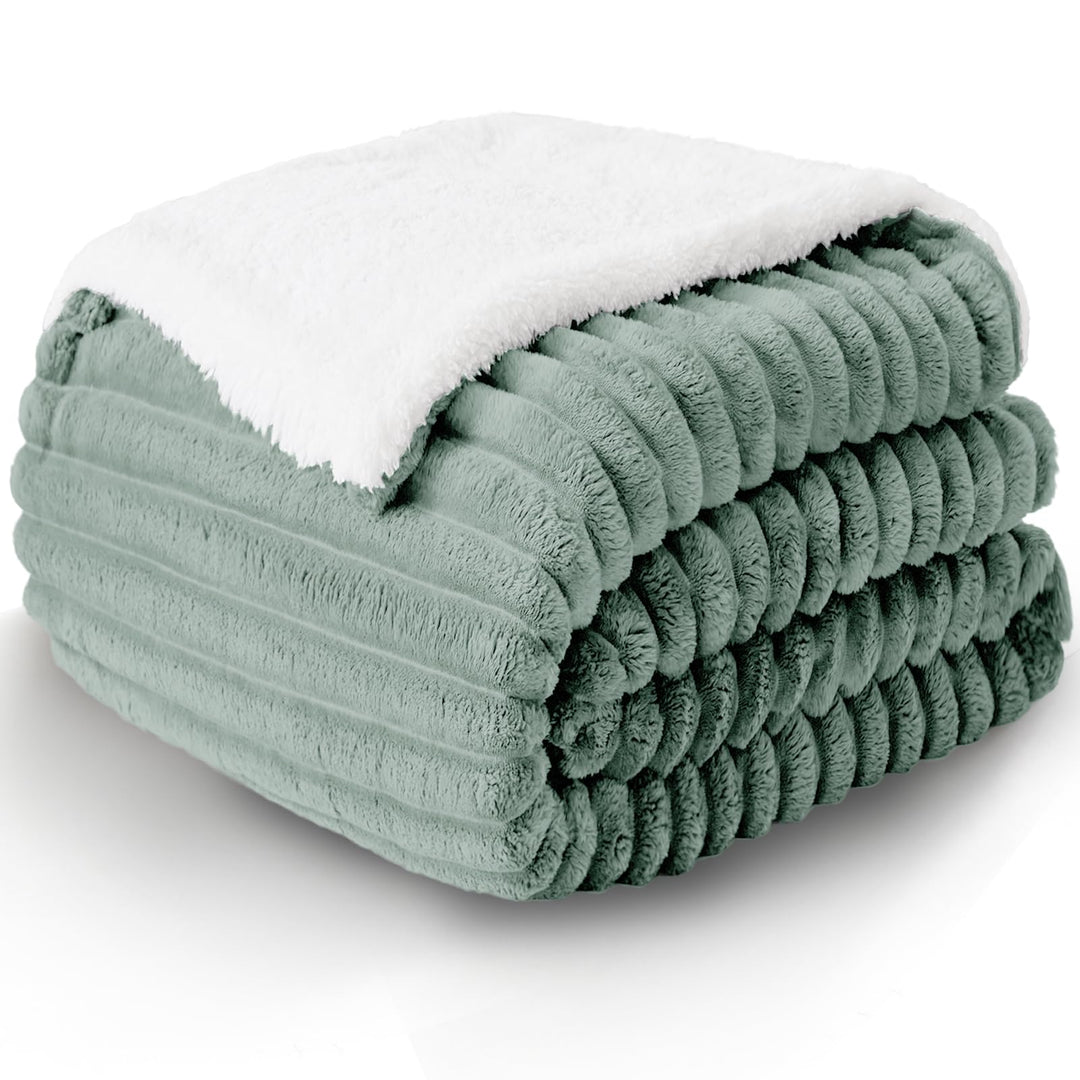 WAVVE Decke Sherpa Kuscheldecke Flauschig Grün - Extra Warme Dicke Weiche Grobe Kordecke Sofaüberwur