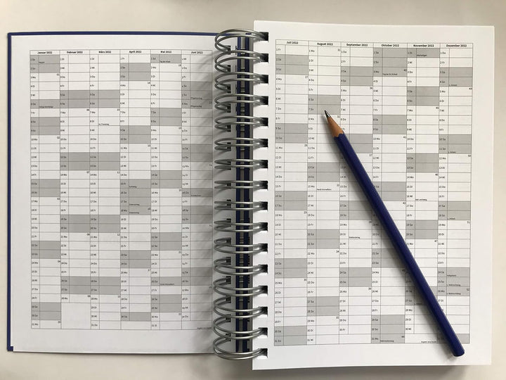 Der KLEINE DICKE - DIN A5 Kalender 2025 - schwarz - 400 Seiten - jeder Tag 1 volle Seite Platz Hellg