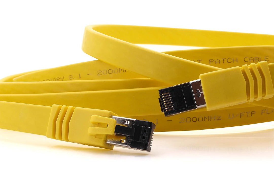 1aTTack.de 0,25m - Cat8.1 High End Patchkabel flach gelb - 1 Stück 40 Gigabit Netzwerkkabel Ethernet