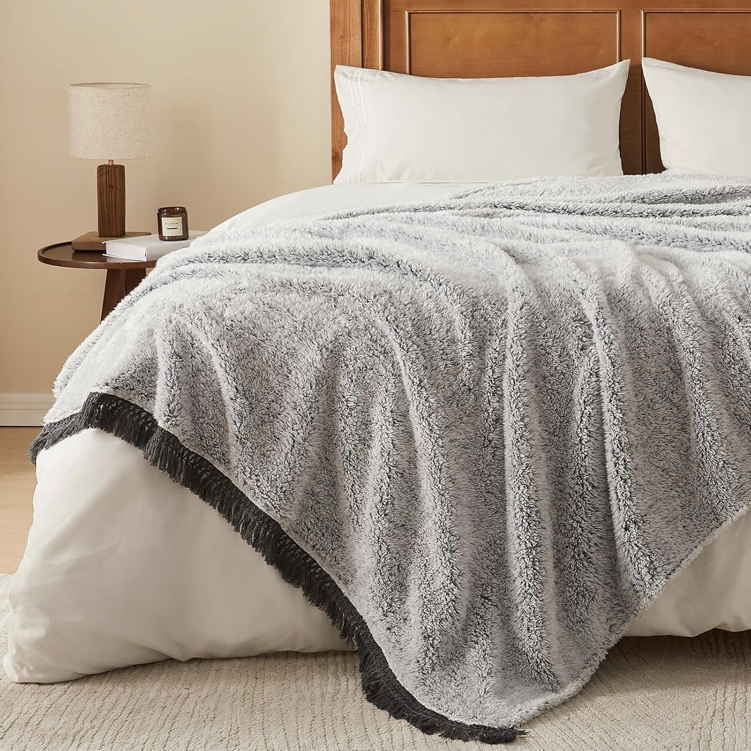 EMME Sherpa Decke Sofa Kuscheldecke Dekorativ mit Quasten, 150x200 cm Flauschige Wohndecke Dicke Sof