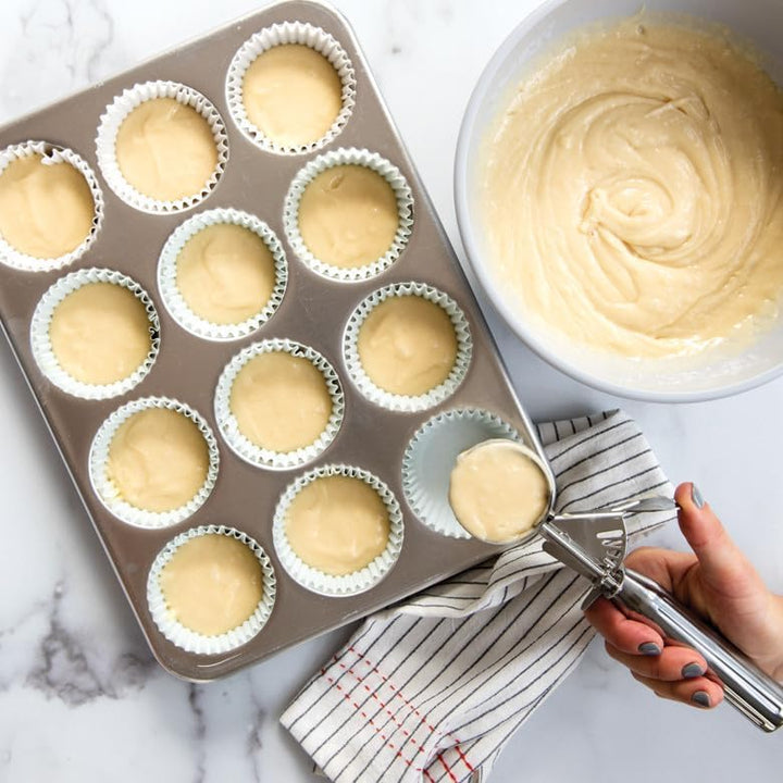 Nordic Ware Natürliche Aluminium-Muffinform für 12 Tassen Muffinform für 12 Muffins, Muffinform für