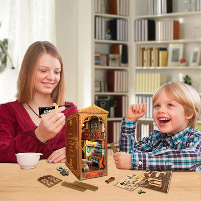 Cuteefun Book Nook Kit, DIY Miniatur Haus Kit mit Möbeln und LED Licht, Buchstützen Modellbau, Model
