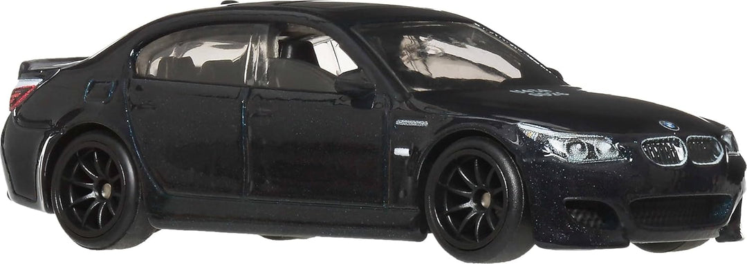 Hot Wheels Autos, Fast & Furious Premium 2010 BMW M5, Massstab 1:64, von der Film-Franchise „Fast &