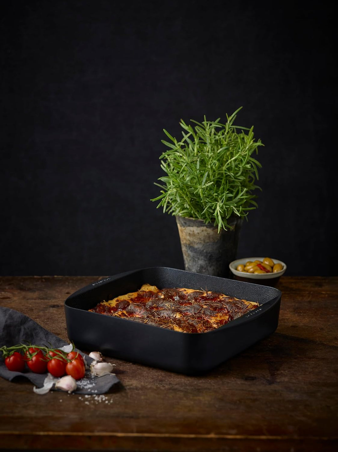 SCANPAN TechnIQ Quadratischer Bräter 28x28 cm | Multifunktionale Auflaufform mit hohen Wänden | Für