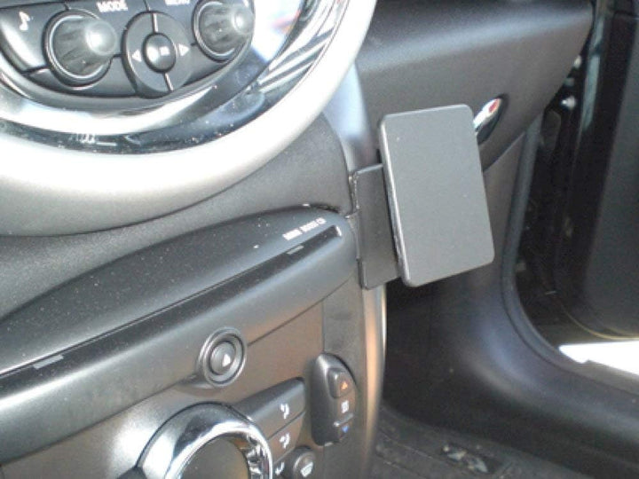 Brodit | ProClip Fahrzeughalter 854662 | Made IN Sweden | Winkelbefestigung | für linkslenkende Fahr