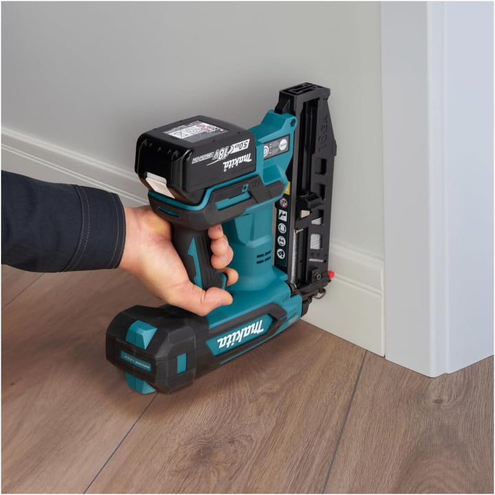 Makita DBN601ZJ 18 V Li-Ion LXT Bürstenloser Finishing-Nagler, Lieferung in einem Makpac-Etui, Batte