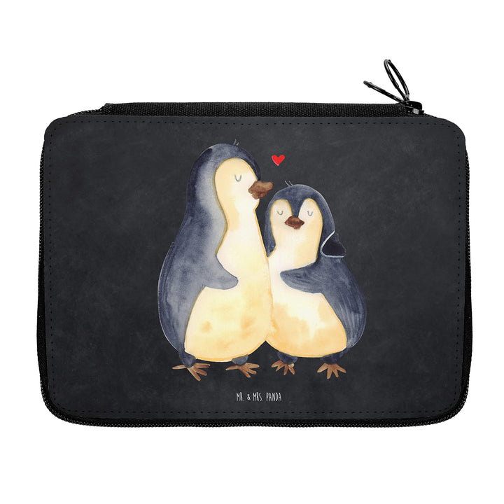 Mr. & Mrs. Panda Federmappe Pinguin umarmen - Geschenk, Grundschule, Paar, Hochzeit, Liebe, Schule,