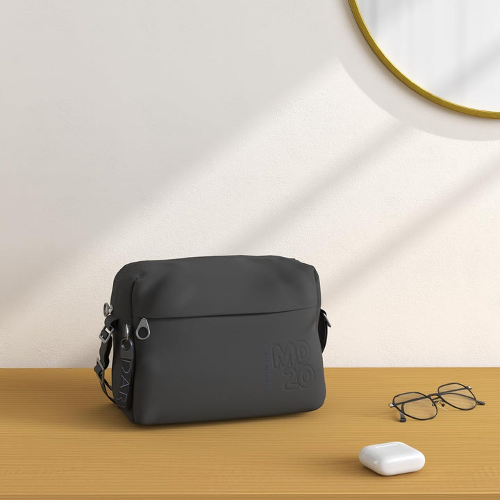 Mandarina Duck Damen Md 20 Umhängetasche Schwarz, Schwarz