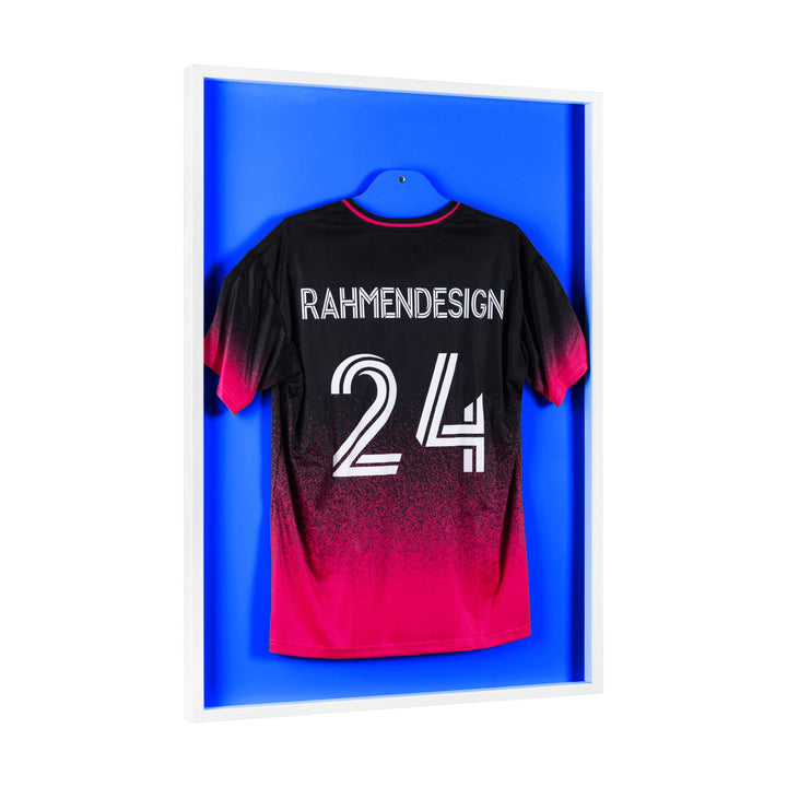 Trikotrahmen Weiss 80x100 mit Passepartout Ozeanblau – 3D Objektrahmen für Fussballtrikots – Jersey