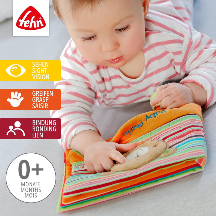 Fehn 091410 Fotobuch Teddy – Weiches Soft-Bilderbuch für 6 Fotos á 10x15 cm – Spielerisch Gesichter