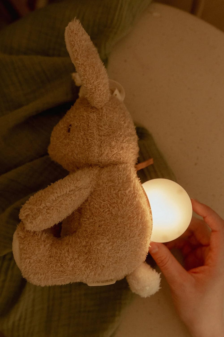Little Dutch 8441 Kuscheltier mit Licht und Geräuschen Hase - Baby Bunny - Newborn Naturals beige