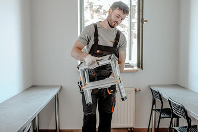 DRABEST Alu Leiter Klappbar 2 x 2 Stufen Zweiseitige Klappleiter Doppelstufenleiter max 150 kg TÜV Z
