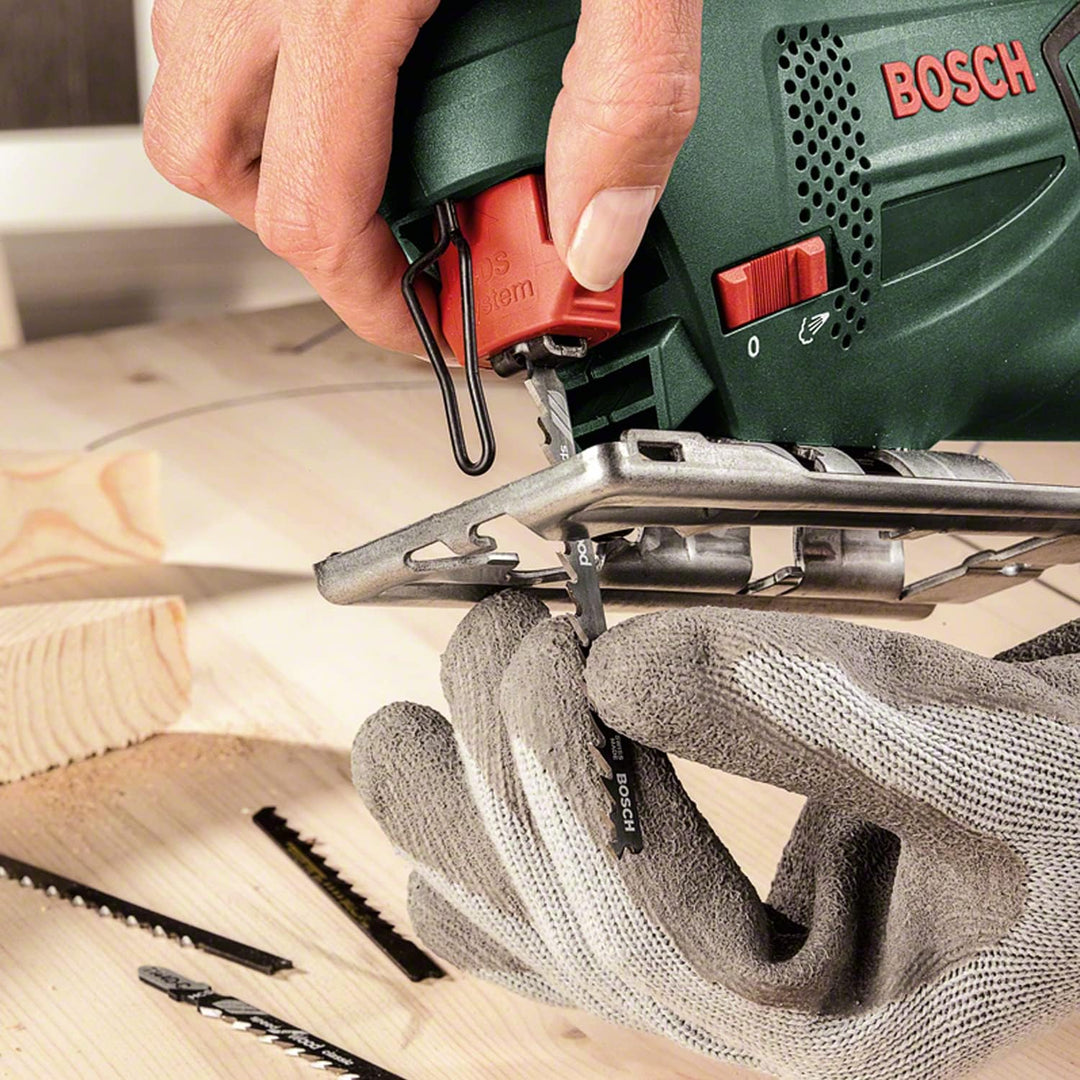 Bosch Stichsäge PST 700 E (1x Sägeblatt, Koffer, 500 Watt) PST 700 E + im Koffer, PST 700 E + im Kof