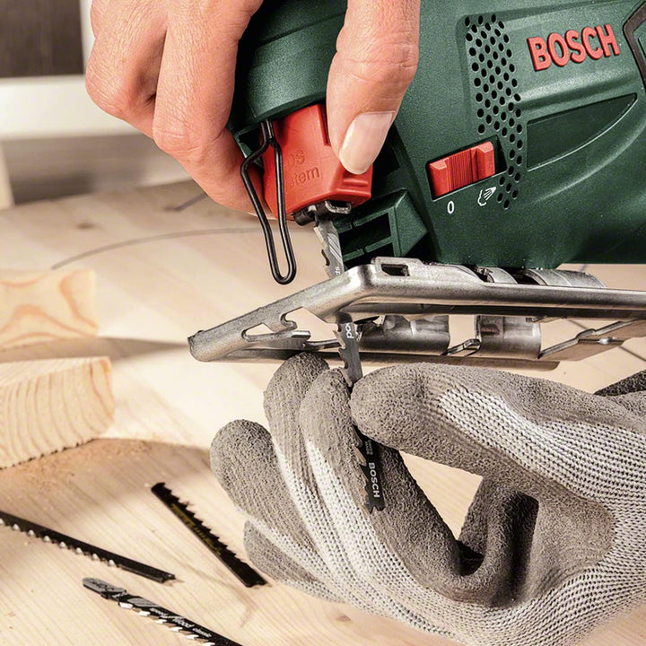 Bosch Stichsäge PST 700 E (1x Sägeblatt, Koffer, 500 Watt) PST 700 E + im Koffer, PST 700 E + im Kof
