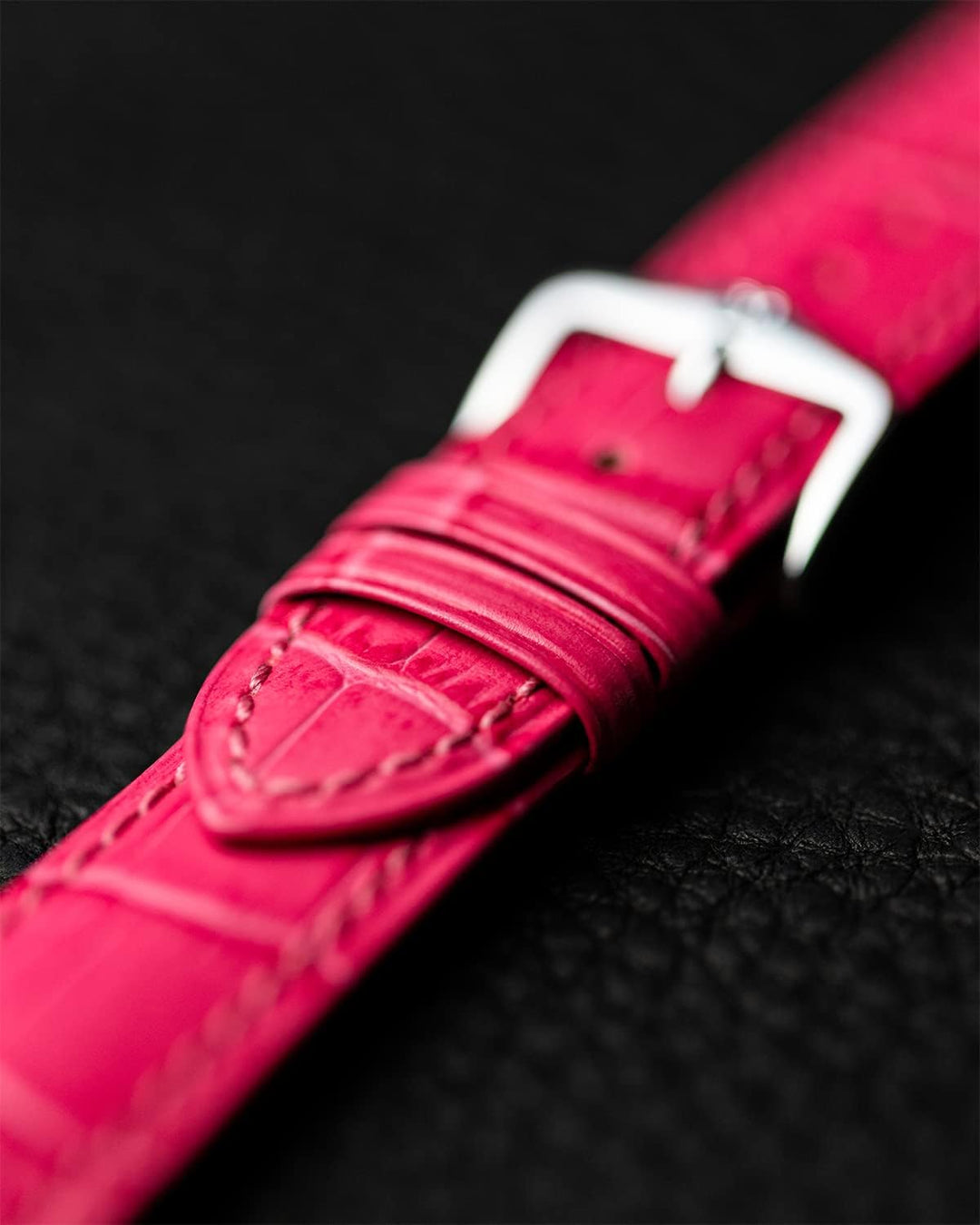 HIRSCH Uhren-Armband Duke - Uhr-Band aus italienischem Kalbs-Leder mit Alligator-Prägung - 12 bis 24