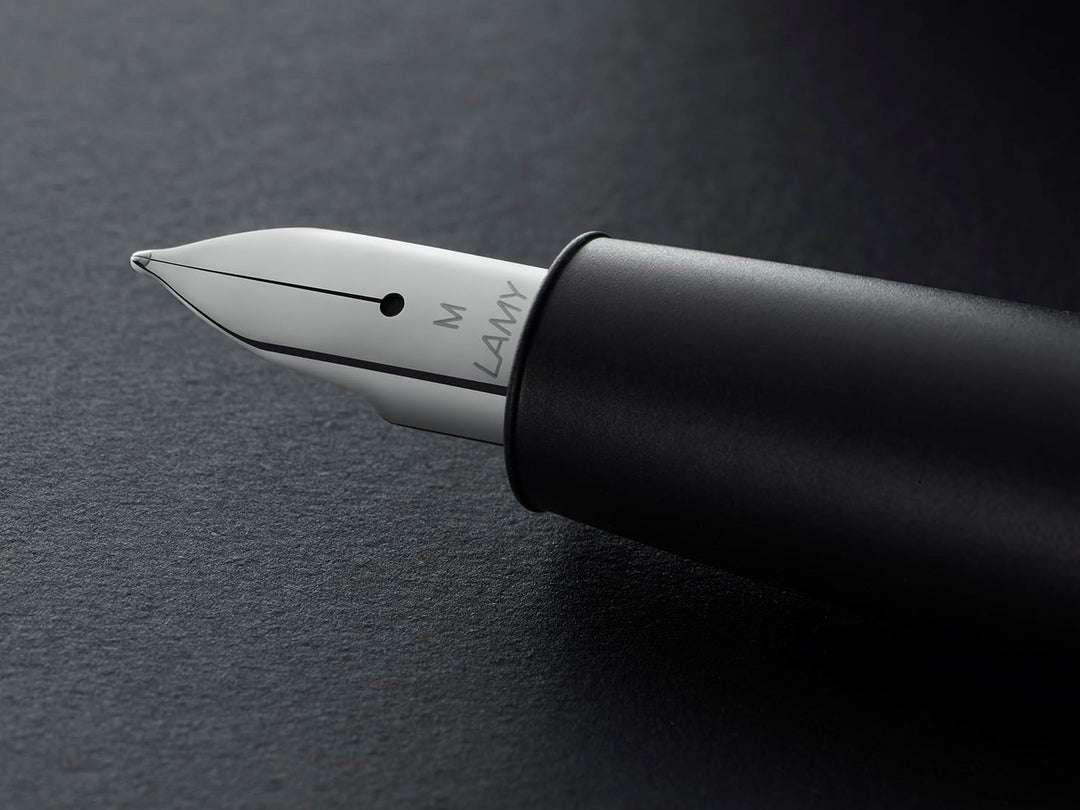 LAMY aion Füllhalter 077 - Füller aus eloxiertem Aluminium in der Farbe Schwarz mit gestrahltem Grif
