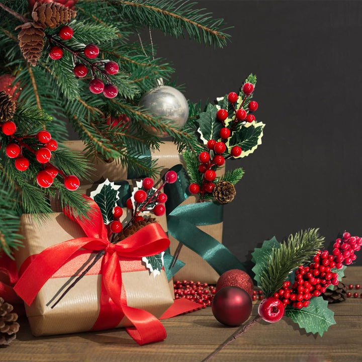 Weihnachten Künstliche Tannenzweige, 12 Stück Kleine künstliche Tannenzweige, mit Beeren und Tannenz
