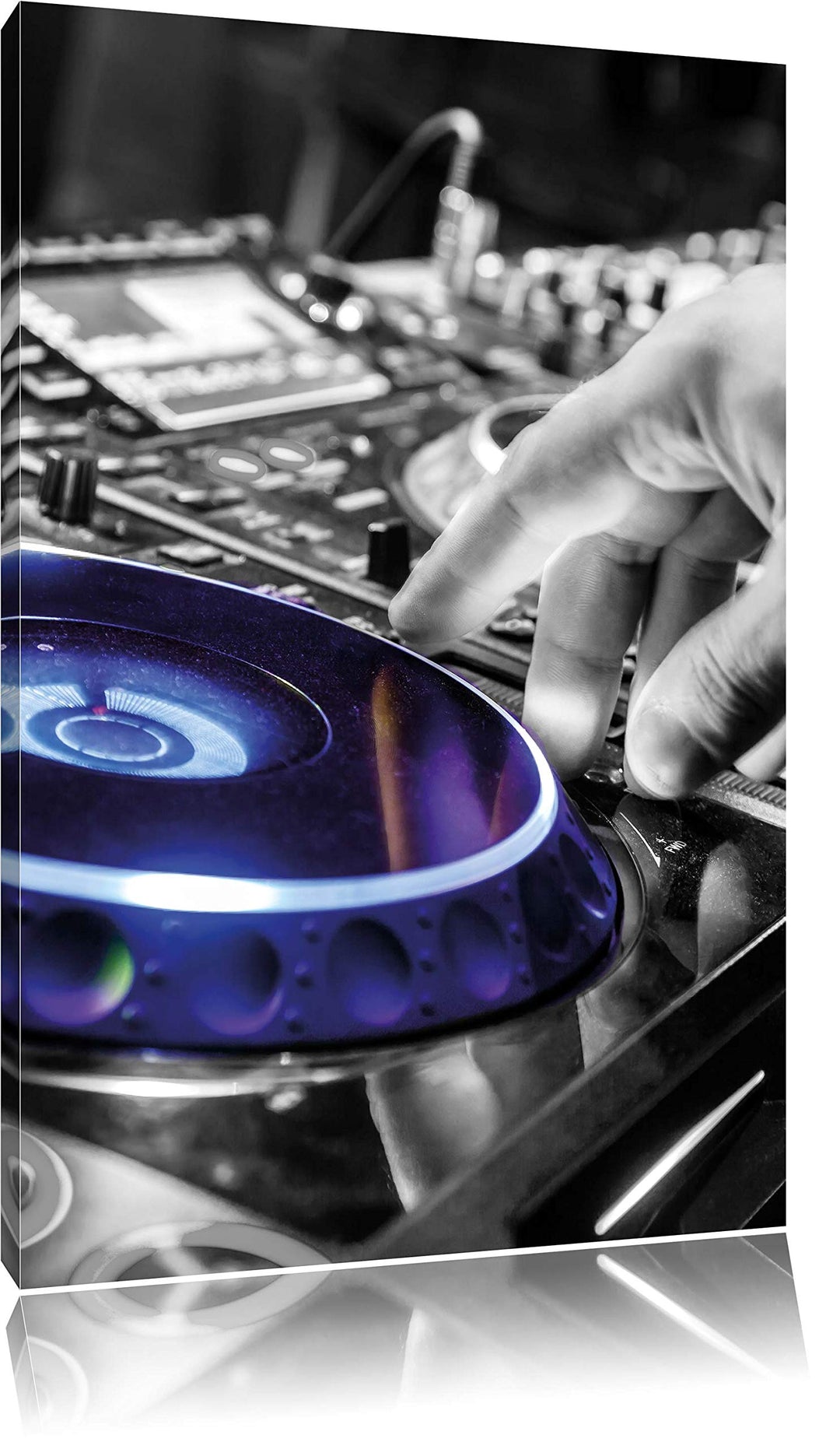 Pixxprint DJ bei der Arbeit am Plattenteller als Leinwandbild/Grösse: 100x70 cm/Wandbild/Kunstdruck/