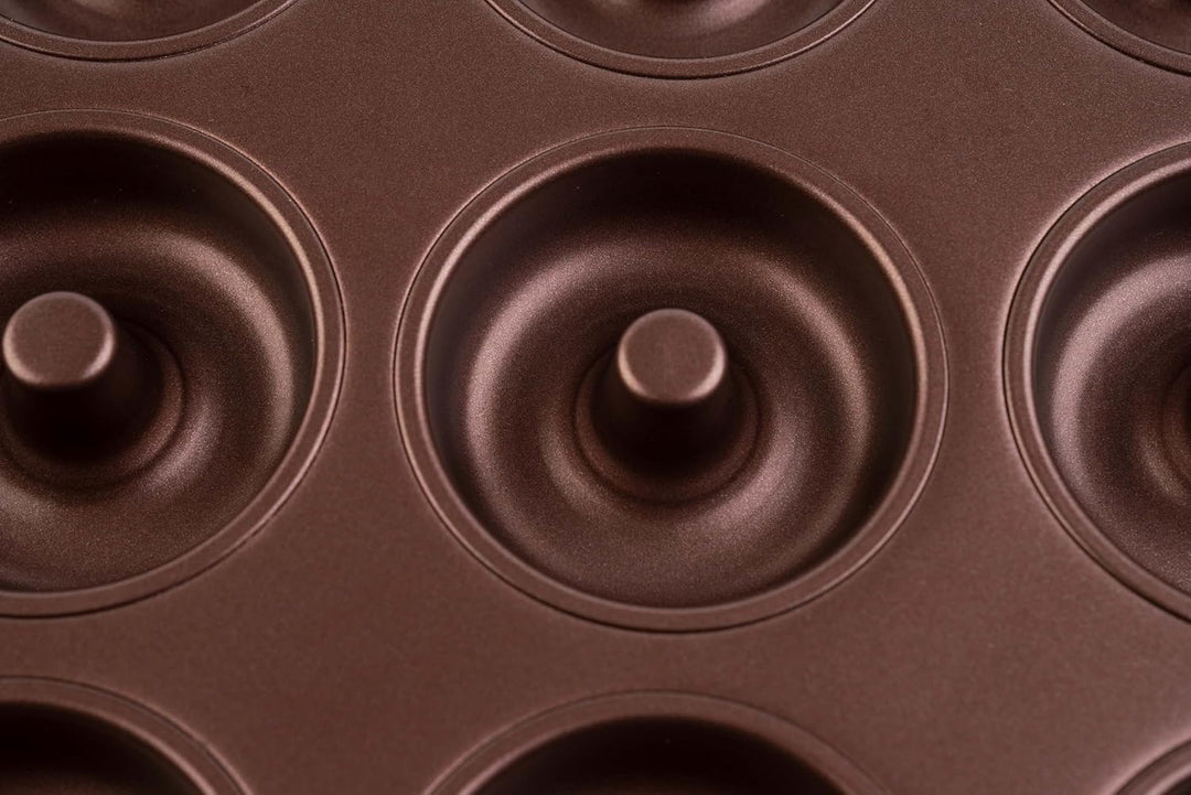 Sallys 12er Donutform. Donutform mit spezielle Antihaftbeschichtung (PFAS- und PTFE-frei), Abgekupfe