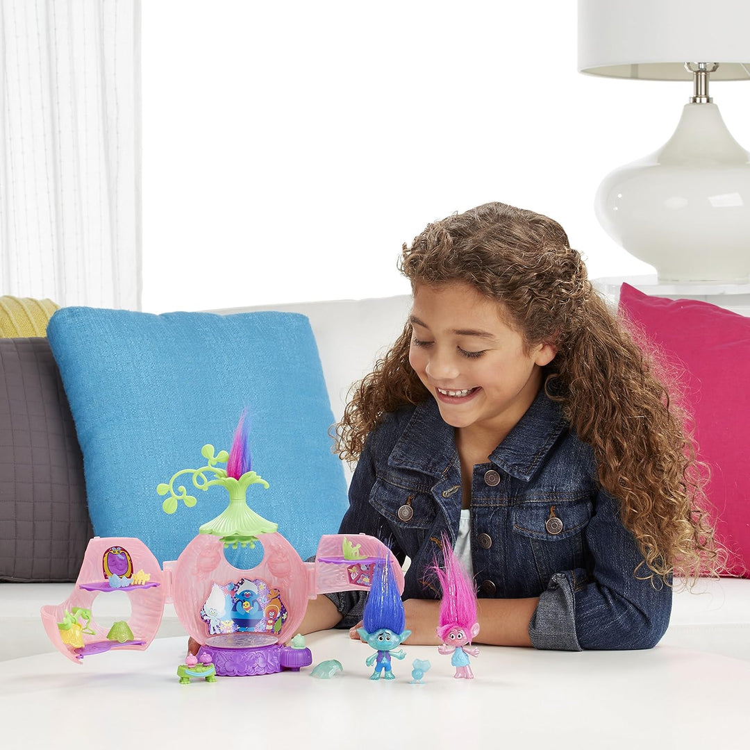 Hasbro B6560EU4 Trollstadt - Poppys Krönungssaal Spielset Krönungs-Pad, Krönungs-Pad